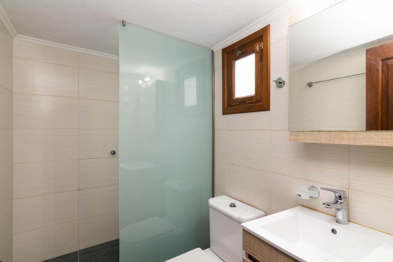 Zinovia Apartment