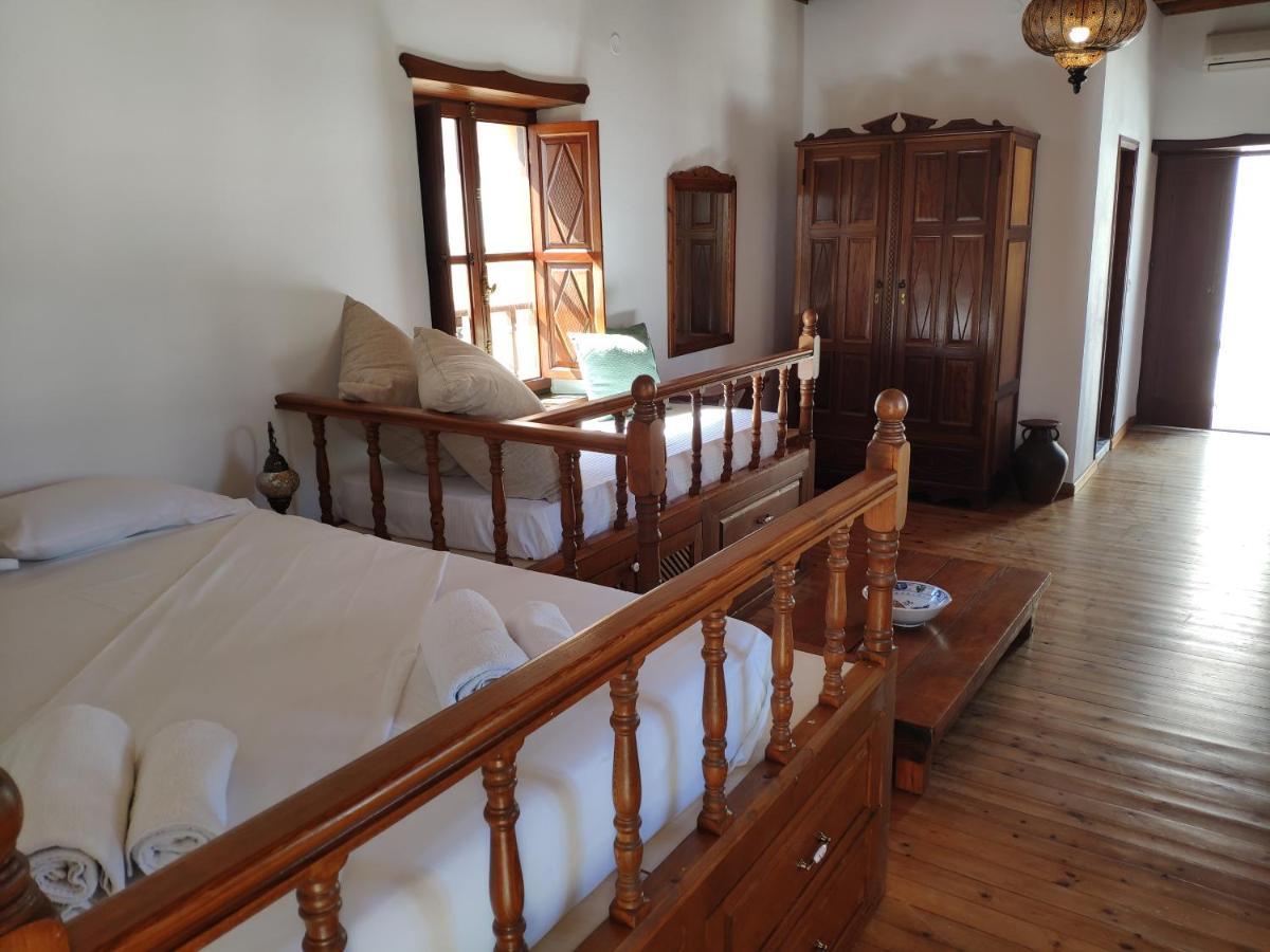Zinovia Lindos (Rhodes)